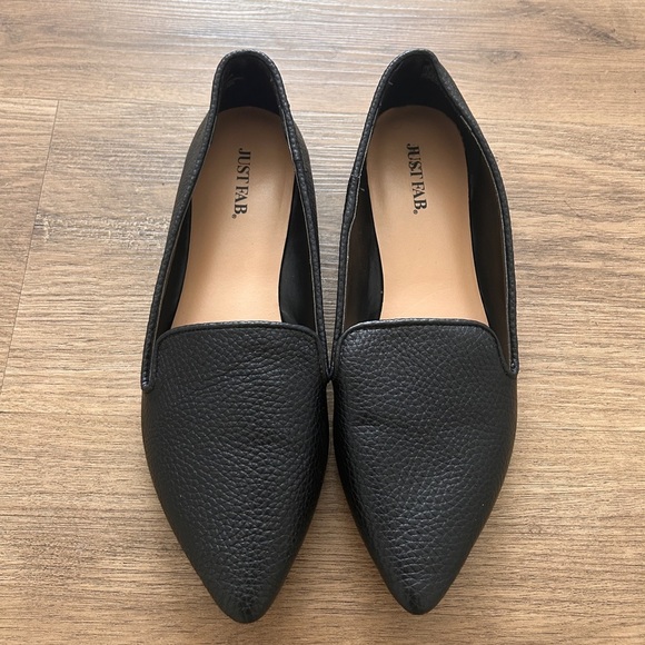 JustFab Shoes - JustFab Woman’s Faux Leather Flats- Like New!